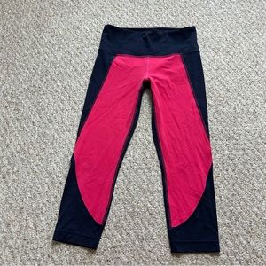 Athleta Salutation Capri Leggings Womens Small Blue Pink Colorblock Cropped